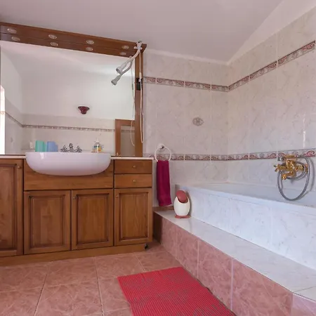 Lovely In Pula With Kitchen Holiday home *