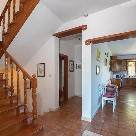 Holiday home Lovely In Pula With Kitchen Premantura